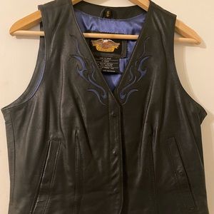 Women’s small leather Harley Davidson vest